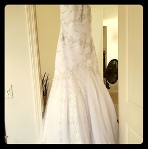 Never worn brand new Alfred Angelo Wedding Dress with accessories